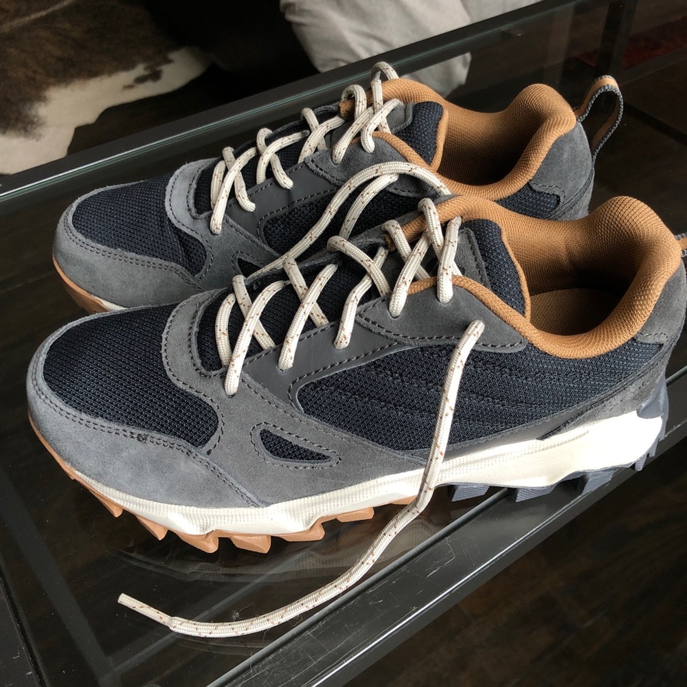 Columbia IVO Trail Shoe Women's 6 NWT